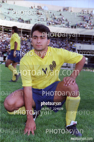بازیکنان دهه های مختلف فوتبال ایران 36 -کوروش تشت زر,