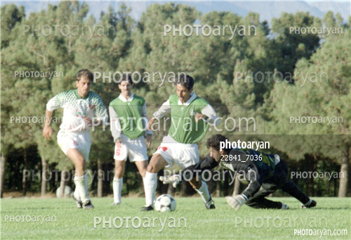 بازیکنان دهه های مختلف فوتبال ایران 9-کریم باقری,پرویز برومند,محسن گروسی,