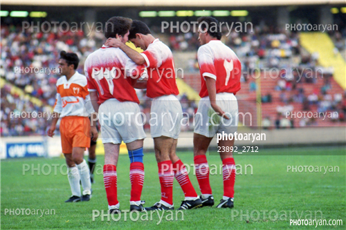 بازیکنان دهه های مختلف فوتبال ایران 10-کریم باقری,ادموند بزیک,