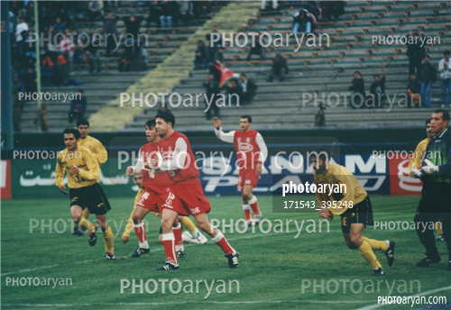 بازیکنان دهه های مختلف فوتبال ایران 39-