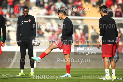 پرسپولیس  2-تراکتور  0    (1403/11/07)-