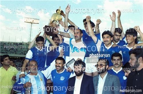 بازیکنان دهه های مختلف فوتبال ایران 3-شاهرخ بیانی,صادق ورمزیار,خسرو پارسا,فرشاد فلاحت زاده,پرویز مظلومی,