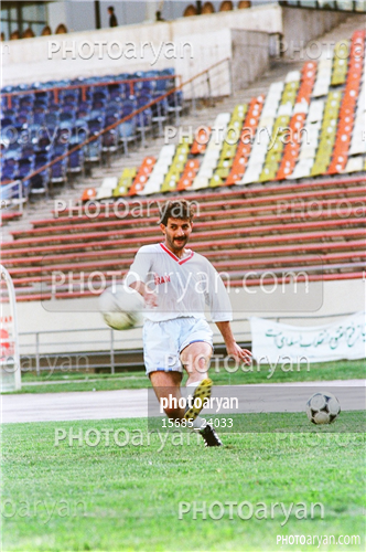 بازیکنان دهه های مختلف فوتبال ایران 2-رضا احدی,