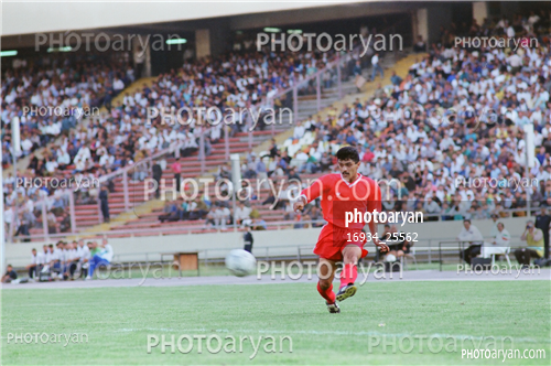 بازیکنان دهه های مختلف فوتبال ایران 1-بهزاد داداش زاده,