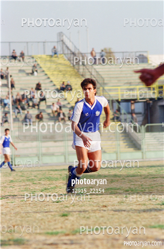 بازیکنان دهه های مختلف فوتبال ایران 1-کوروش تشت زر,