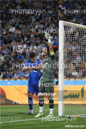 استقلال 3-هوادار 2  (1402/07/28)-