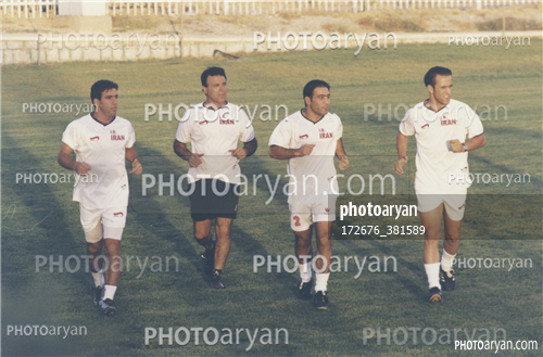 بازیکنان دهه های مختلف فوتبال ایران 40-مهدی مهدوی کیا,بهروز رهبری فر,علی کریمی Ali Karimi,