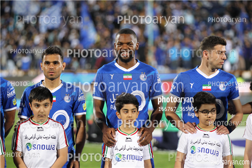 استقلال 3-هوادار 2  (1402/07/28)-