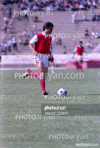 بازیکنان دهه های مختلف فوتبال ایران28-ناصر محمدخانی,