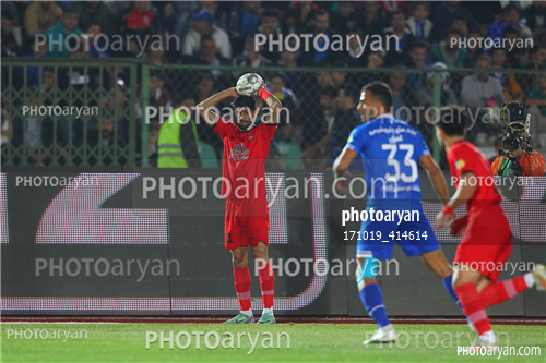 استقلال 0-تراکتور 2    (1403/08/10)-