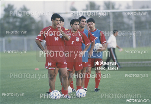 بازیکنان دهه های مختلف فوتبال ایران 38-