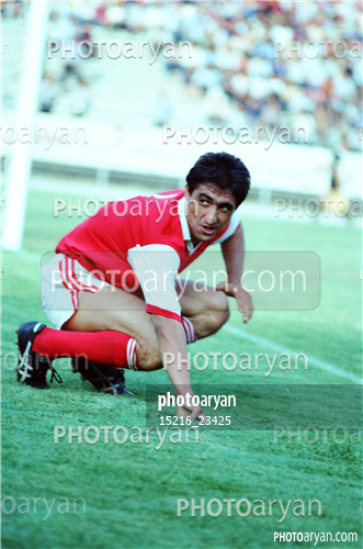 بازیکنان دهه های مختلف فوتبال ایران 2-ناصر محمدخانی,