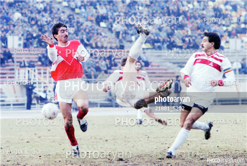 بازیکنان دهه های مختلف فوتبال ایران 7-ناصر محمدخانی,