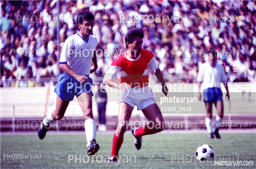 بازیکنان دهه های مختلف فوتبال ایران 7-ناصر محمدخانی,