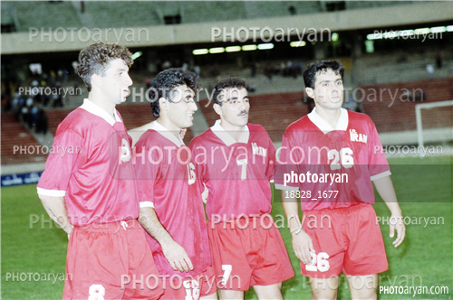 بازیکنان دهه های مختلف فوتبال ایران 3-اسماعیل حلالی,مهدی مهدوی کیا,علیرضا سهند رازیان,علی چینی,