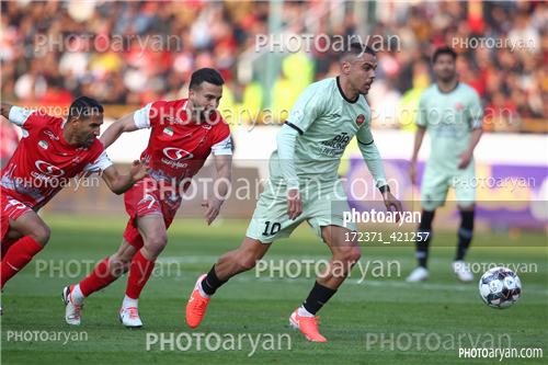 پرسپولیس  2-تراکتور  0    (1403/11/07)-سروش رفیعی,مسعود ریگی,ریکاردو آلوز,