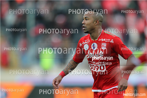 استقلال 1-تراکتورسازی 2-لوسیانو ادینهو,