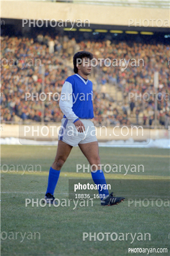 بازیکنان دهه های مختلف فوتبال ایران 3-کوروش تشت زر,