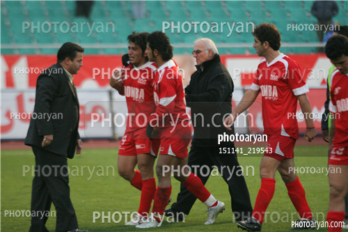 پرسپولیس 2-فجر سپاسی 4 (1384/10/09)-