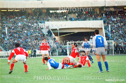 استقلال 0-پیروزی 1-  68/9/17-کریم باوی,ضیاء عربشاهی,مصطفی اردستانی,