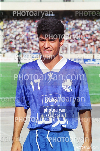 بازیکنان دهه های مختلف فوتبال ایران 2-علی حاج اکبری,