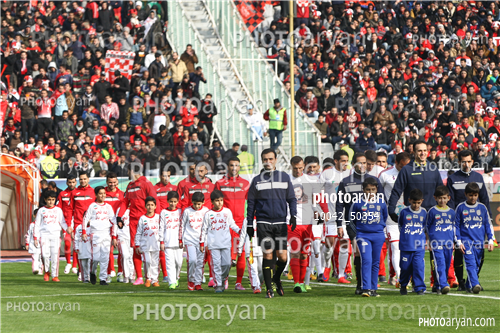 پرسپولیس3-تراکتورسازی0-سروش رفیعی,رامین رضائیان,حسین ماهینی,سید جلال حسینی,کمال کامیابی نیا,