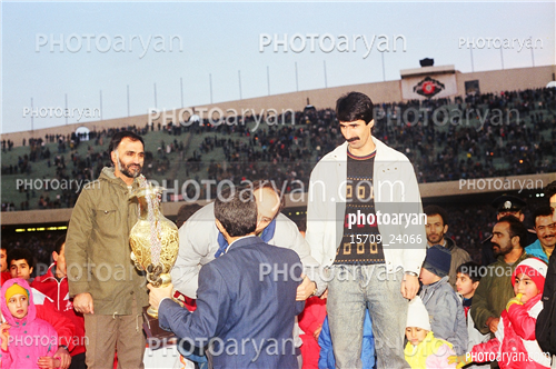 بازیکنان دهه های مختلف فوتبال ایران 2-محمود خوردبین,