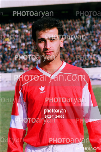 بازیکنان دهه های مختلف فوتبال ایران-محسن عاشوریَ,