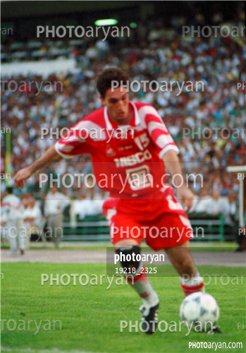 بازیکنان دهه های مختلف فوتبال ایران 3-ادموند بزیک,