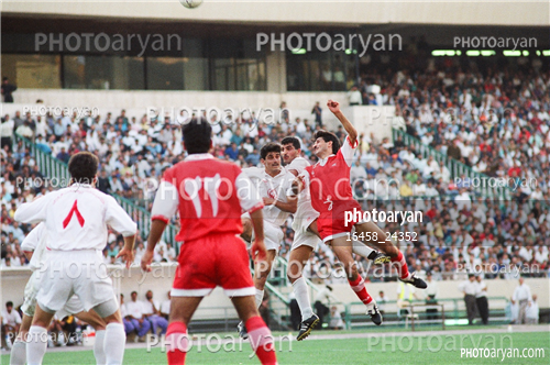 بازیکنان دهه های مختلف فوتبال ایران 2-علی دایی  Ali Daei,