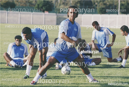بازیکنان دهه های مختلف فوتبال ایران 40-علی کریمی Ali Karimi,