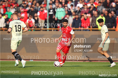 پرسپولیس  2-تراکتور  0    (1403/11/07)-