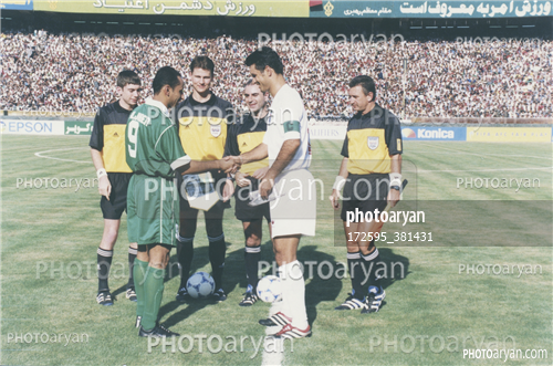 بازیکنان دهه های مختلف فوتبال ایران 40-علی دایی  Ali Daei,