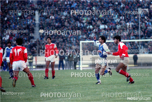 استقلال 0-پیروزی 1-  68/9/17-مجتبی محرمی,کریم باوی,رضا احدی,