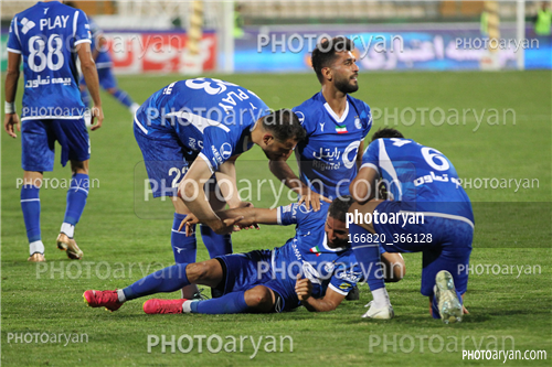 استقلال 3-هوادار 2  (1402/07/28)-