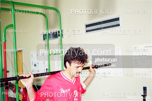 بازیکنان دهه های مختلف فوتبال ایران 2-جواد زرینچه,