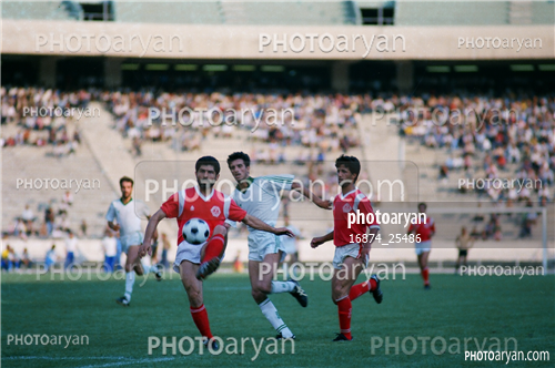 بازیکنان دهه های مختلف فوتبال ایران 1-محمد پنجعلی,سعید نعیم آبادی,