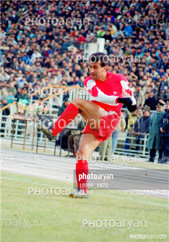 بازیکنان دهه های مختلف فوتبال ایران 3-حمیدروزبهانی,