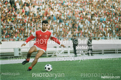 بازیکنان دهه های مختلف فوتبال ایران 1-محسن عاشوریَ,