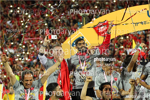 جشن قهرمانی تیم فوتبال پرسپولیس 96/01/30-محمد انصاری,محمد امین آرام طبع,
