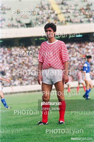 بازیکنان دهه های مختلف فوتبال ایران 2-ناصر محمدخانی,