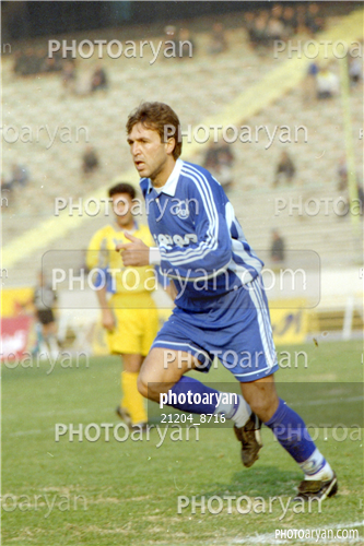 بازیکنان دهه های مختلف فوتبال ایران 5-جواد زرینچه,