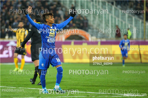 استقلال 3-سپاهان اصفهان  0 (96/09/15)-مهدی قایدی,