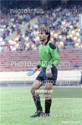 بازیکنان دهه های مختلف فوتبال ایران 8-هادی طباطبایی,