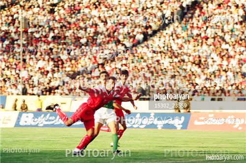 بازیکنان دهه های مختلف فوتبال ایران 2-حسین عبدی,علی دایی  Ali Daei,