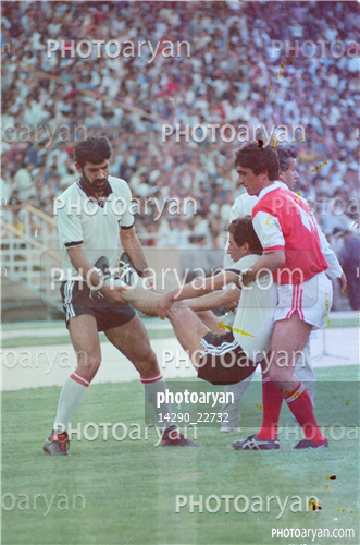 بازیکنان دهه های مختلف فوتبال ایران 1-مرتضی فنونی زاده,ناصر محمدخانی,