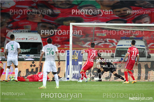 پرسپولیس 2- الومینیوم اراک  3 (1401/01/21)-میلاد فخرالدینی,کمال کامیابی نیا,وحید محمدزاده,علی نعمتی,احمد گوهری,