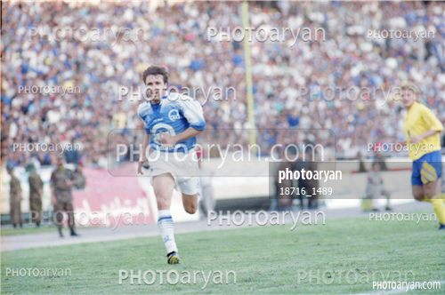 بازیکنان دهه های مختلف فوتبال ایران 3-جواد زرینچه,