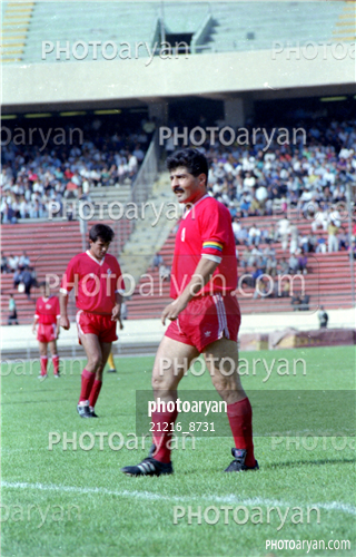 بازیکنان دهه های مختلف فوتبال ایران 5-محمد پنجعلی,حمید استیلی,