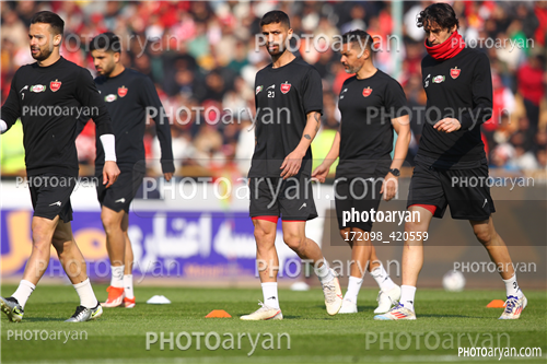 پرسپولیس  2-تراکتور  0    (1403/11/07)-